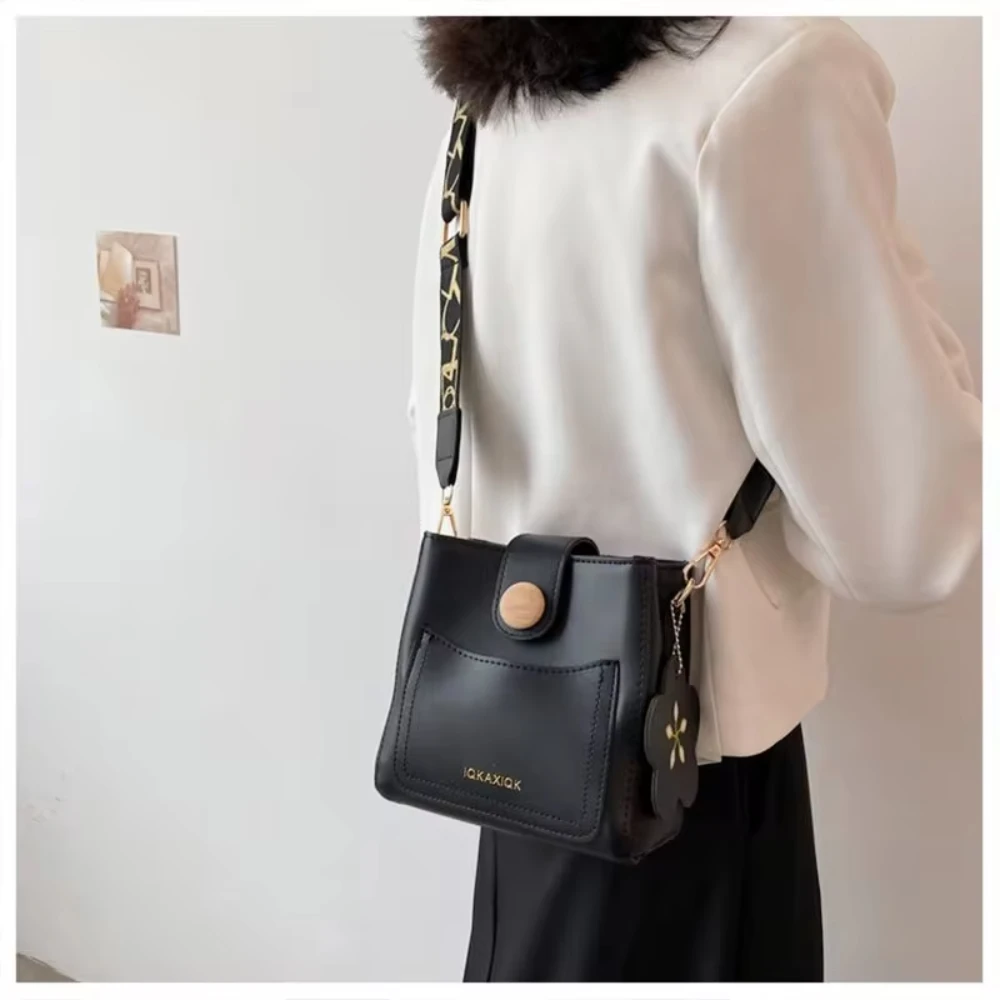 Fashion Wide Shoulder Bucket Contrast Color Womens Bag Simple One Shoulder Crossbody Bag Fashion Contrast Color Large Bag 1Pc