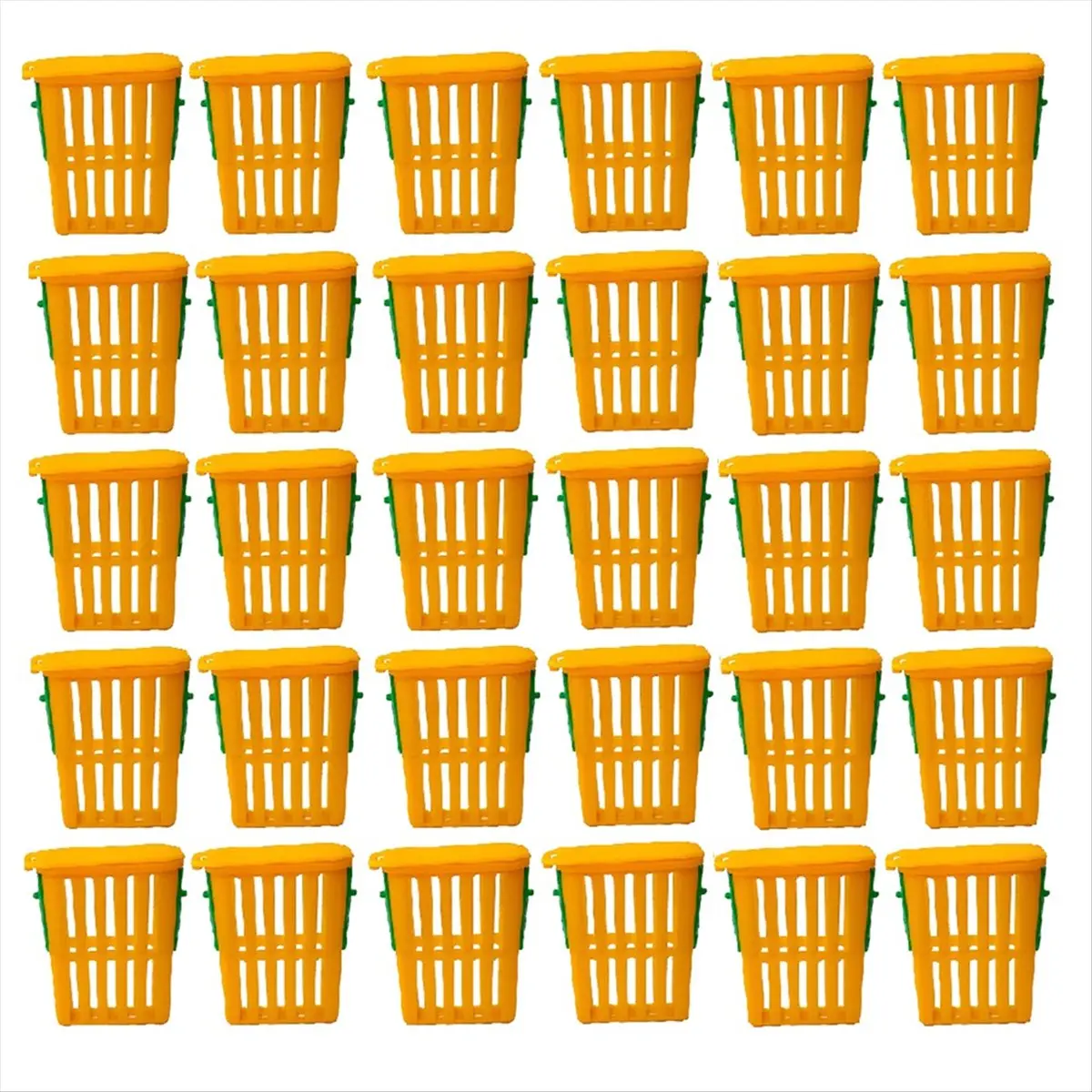 AA83 New Queen Bee Cage Beekeeper Plastic Bee Isolator Clip Beekeeper Breeding Tools for Indoor & Outdoor Use