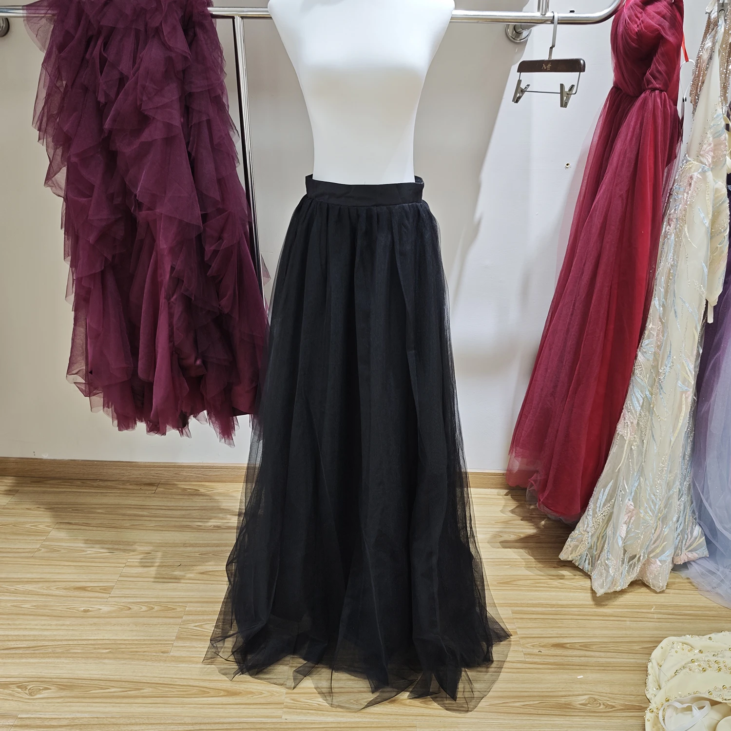 

L&P DQL Studio Skirts Long Skirts 3 Layers Tulle 1 lining Zipper with Buttons Back High Waist Evening Dress