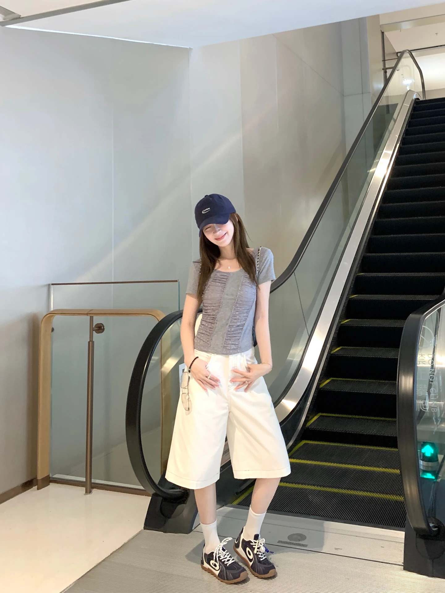 

Свободные повседневные хлопковые джинсы с высокой талией, средней длины, с пятью карманами, женские, комфортные, стройнящие, летние, модные YANUOYU