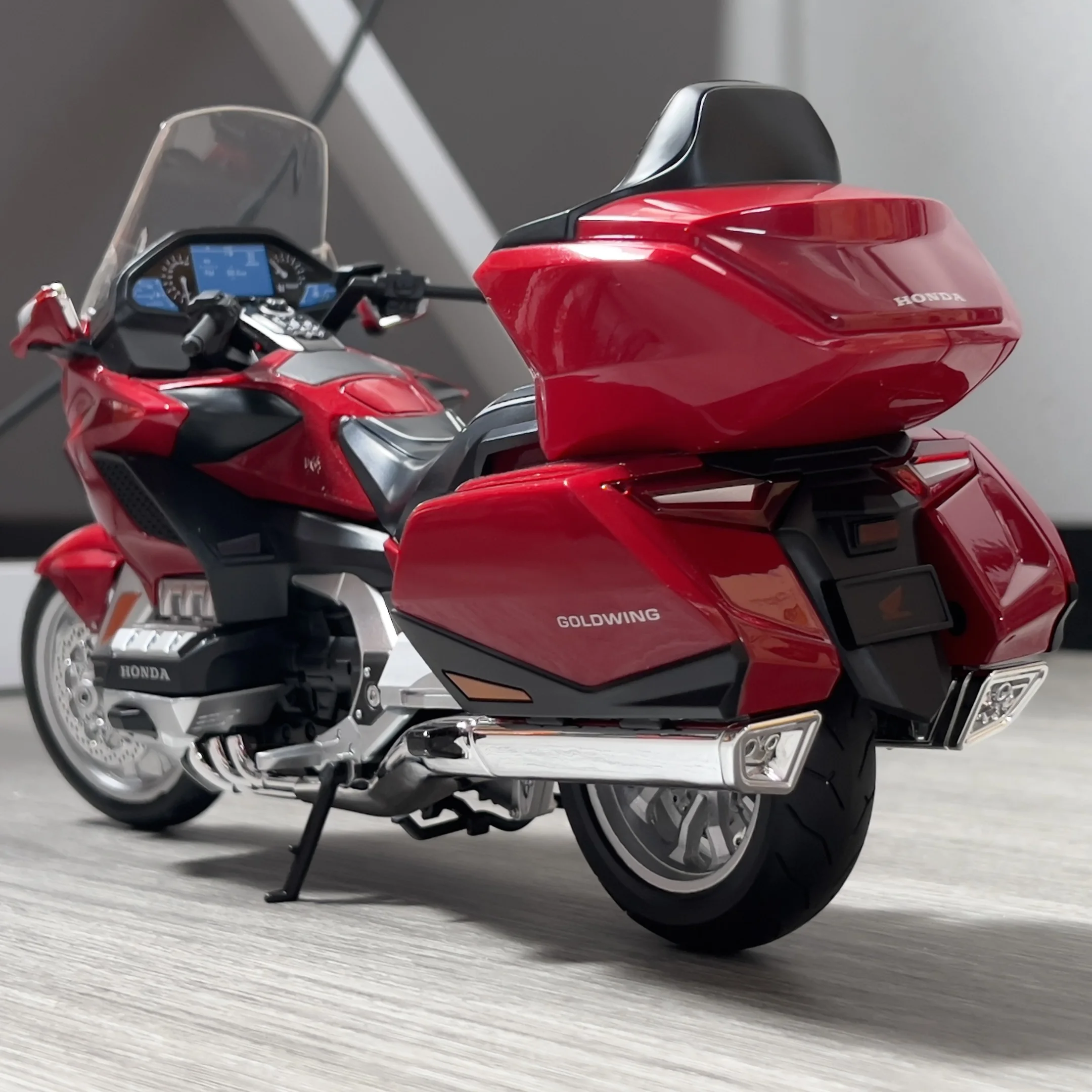 1:9 Honda GL1800 Gold Wing Tour AIRBAG Luxury Travel Alloy