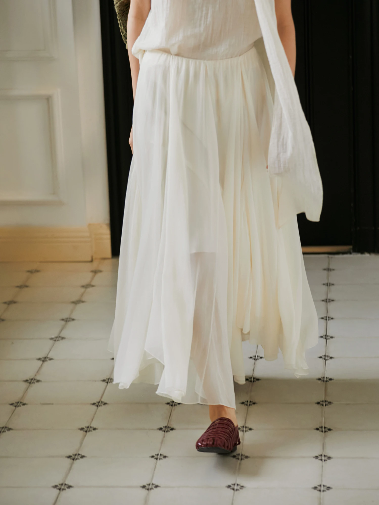 

Новая летняя юбка-миди Vimie2025 в стиле феи, А-силуэт, свободный широкий подол, однотонная, с хорошей драпировкой, для повседневной носки, художественная, из полиэстера