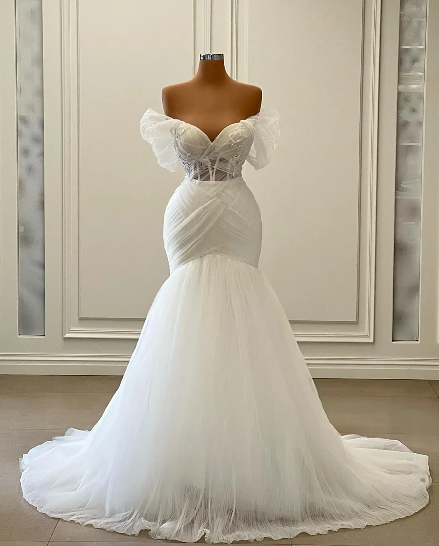 

Sweetheart White Wedding Dresses Puff Sleeves Lace Appliques Mermaid Sweep Train Bridal Gowns Cut-Out Custom Vestidos De Novia