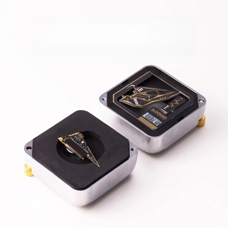 Electronic stud earrings pure sound interactive punk lightning change ear clips cybersci-fi men's and women's New Year's