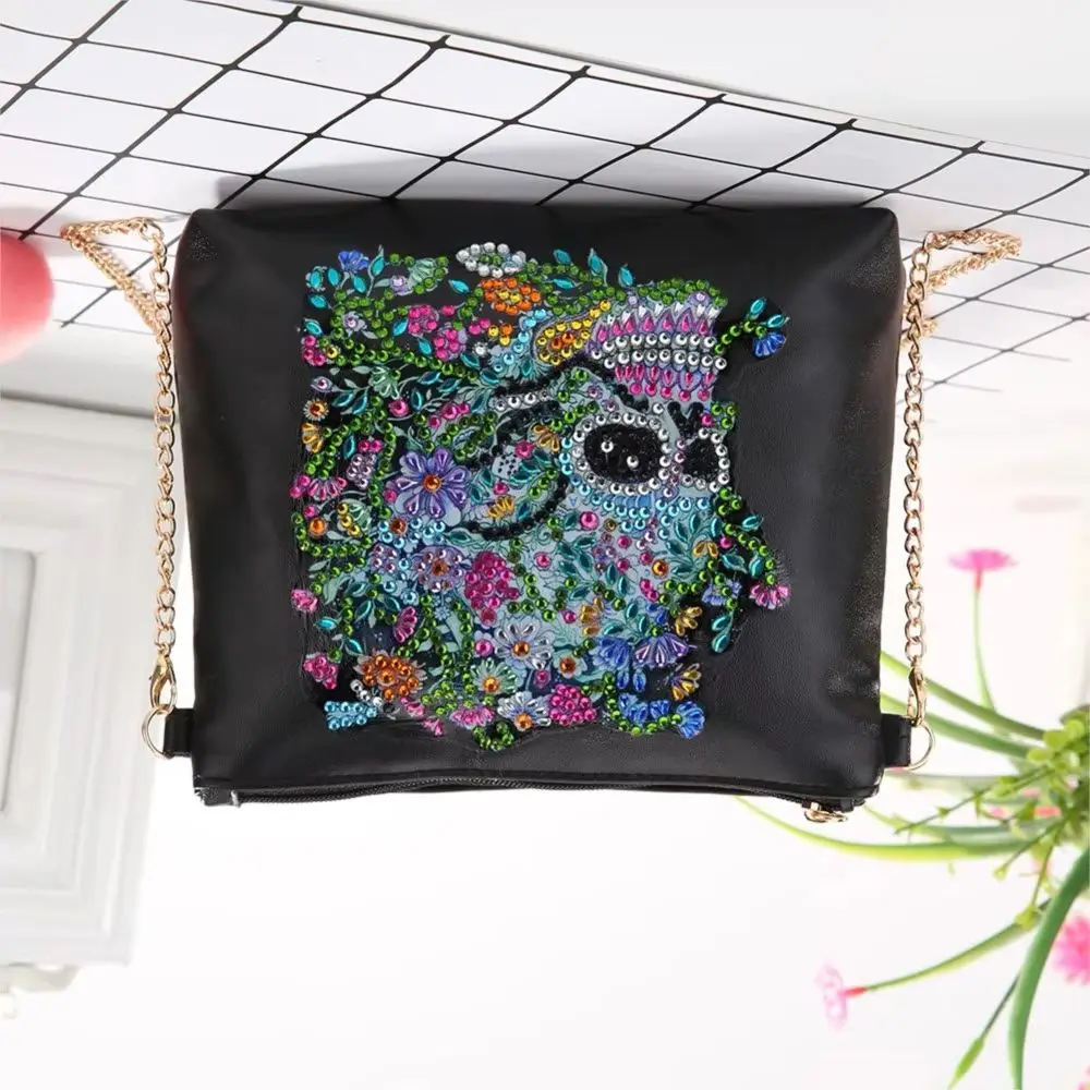 

Hot Selling Diamond Painting DIY Sticker Diamond Gemstone Leather Crossbody Bag Diamond Painting Skull