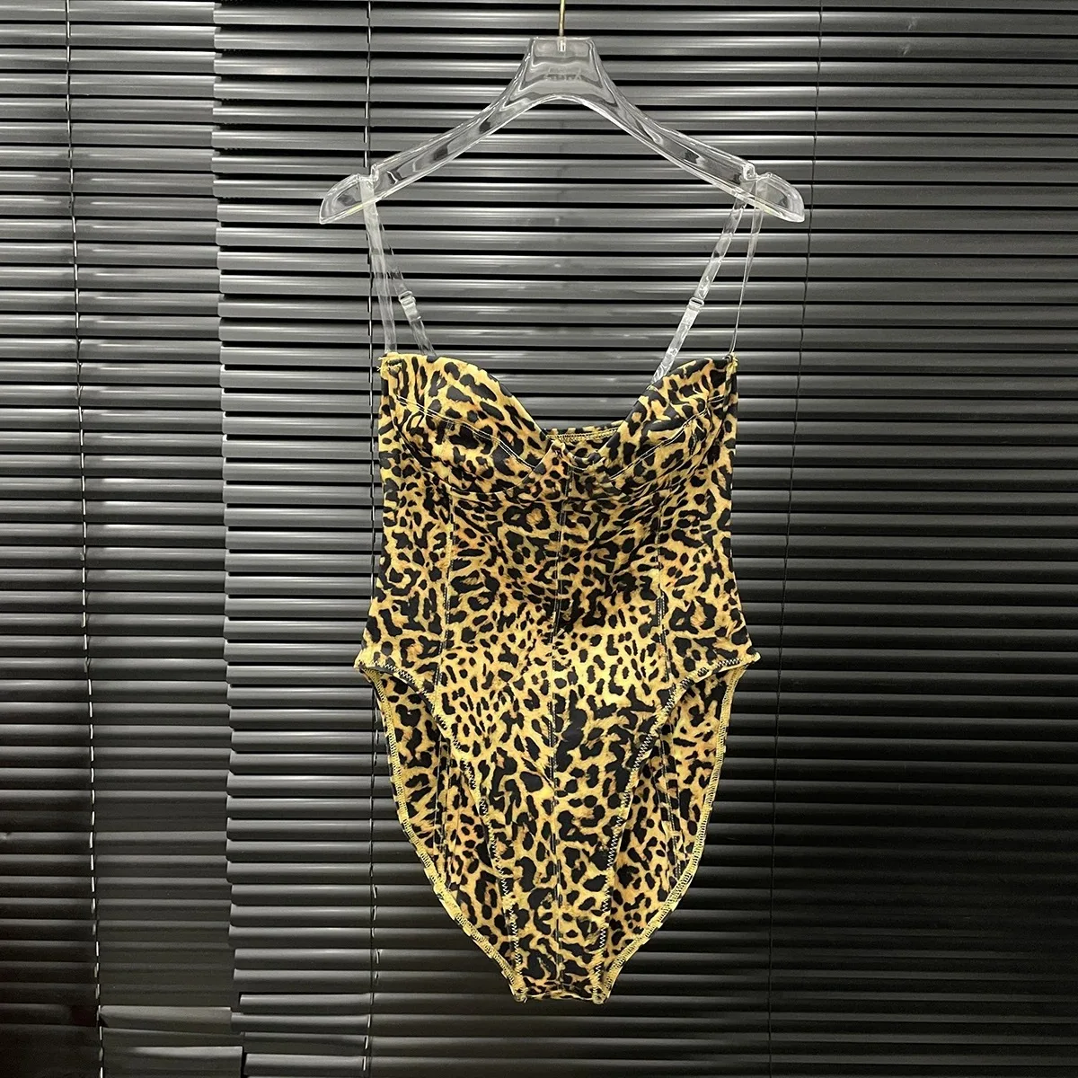 

2025 Summer Leopard Print One-piece Sling Vest, Female Design Sense Camisole, Hot Girl Retro Sexy Slim Top, Swim Cloth