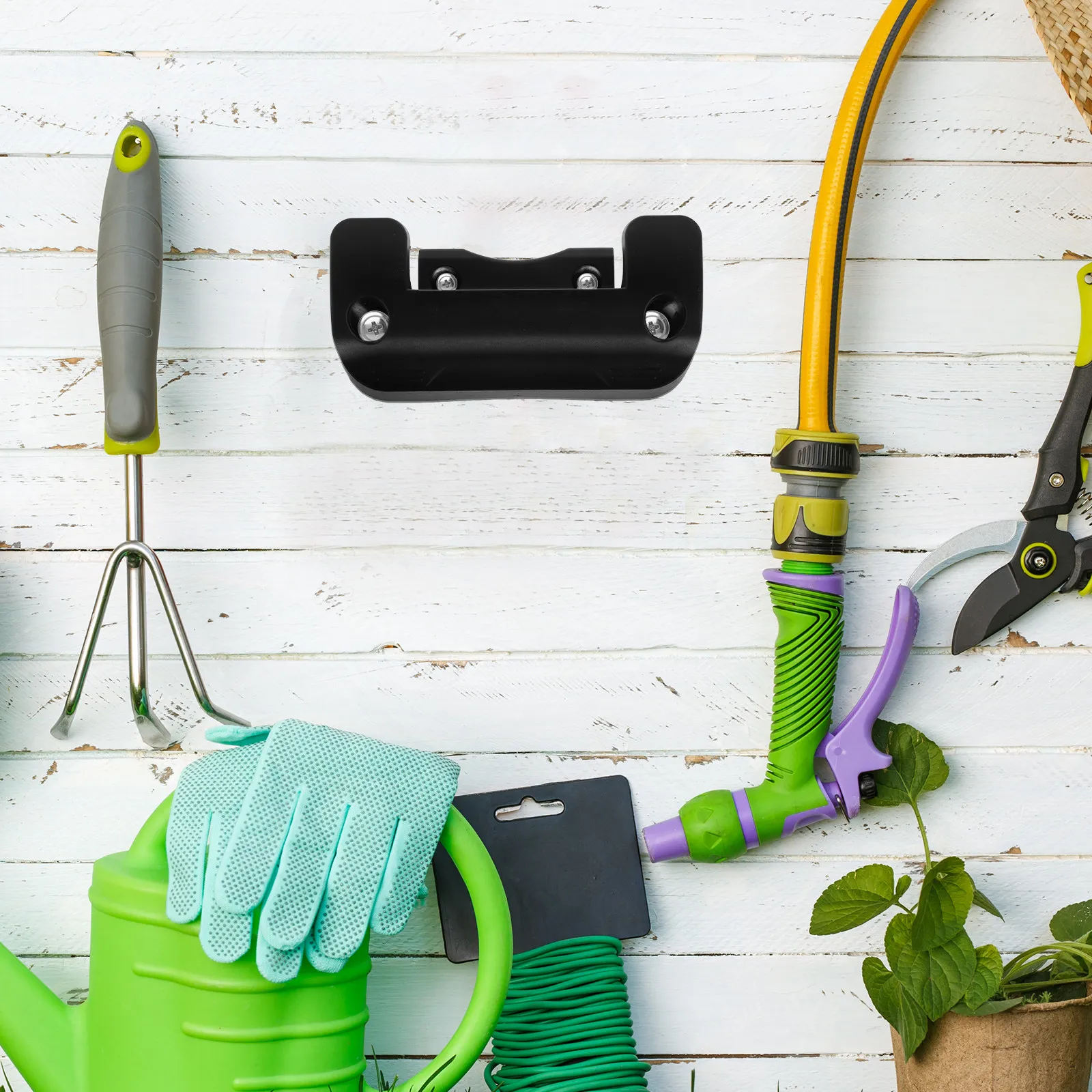 Reliable Plastic Garden Hose Hanger Wall Mounted Water Organizer Hose Storage Rack for Fence House Wall Outdoor Convenience