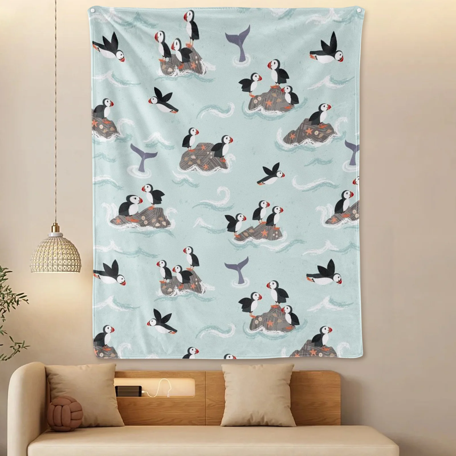 Splendida coperta con stampa animalier con modelli di pesci e oceanici di uccelli colline per un pezzo di accento per decorazioni per la casa ispirato a séene e nella natura