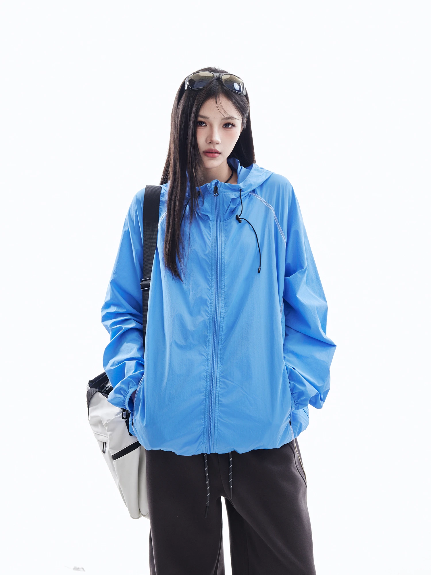 

Женская летняя свободная спортивная куртка с защитой от солнца, охлаждающая, из нейлона, с длинными рукавами, на молнии, с капюшоном, для активного отдыха