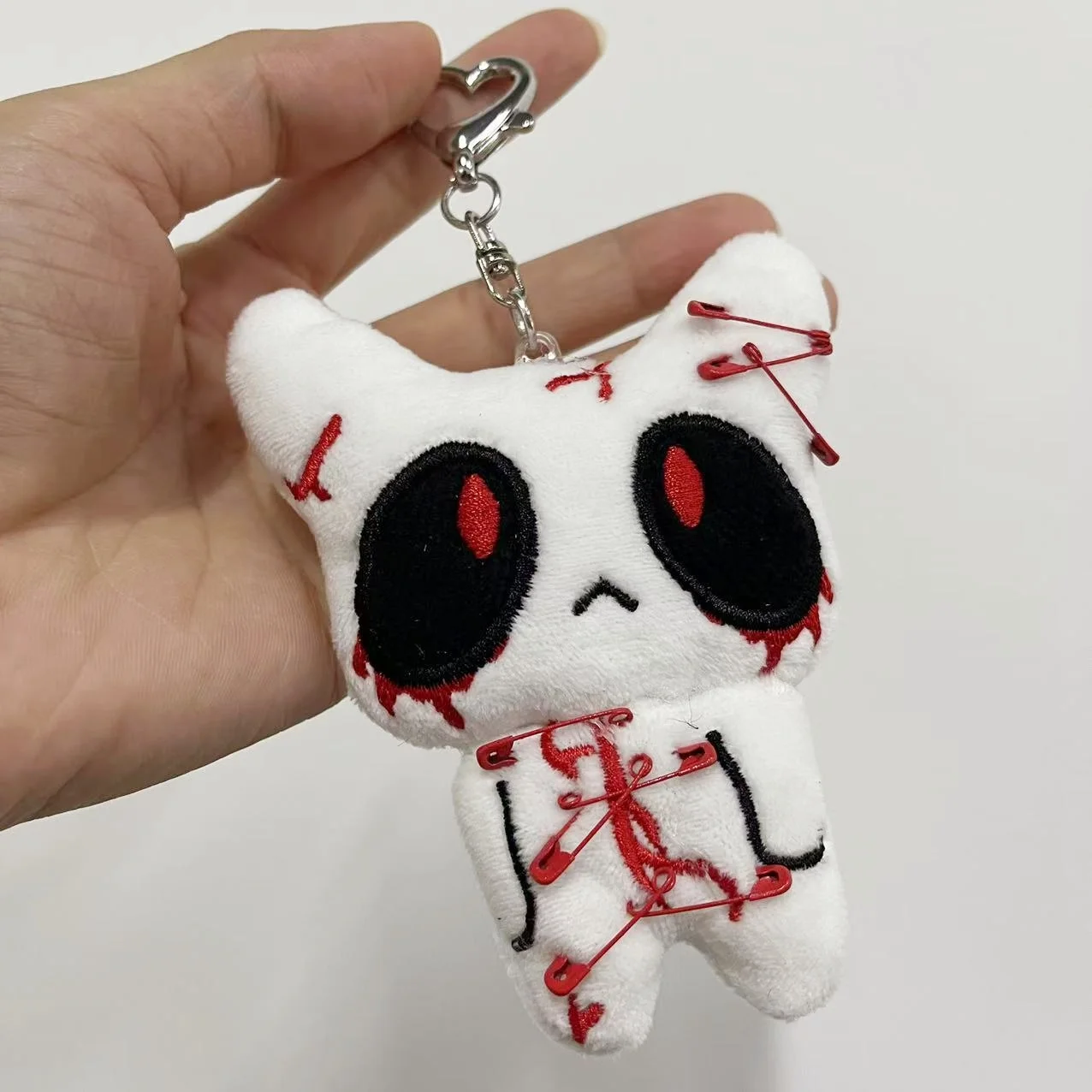 هالوين الرعب أفخم المفاتيح زاحف الدموي الوحش دمية القوطي حقيبة سحر مخيف اكسسوارات لحقيبة الظهر تأثيري ديكور الحفلات