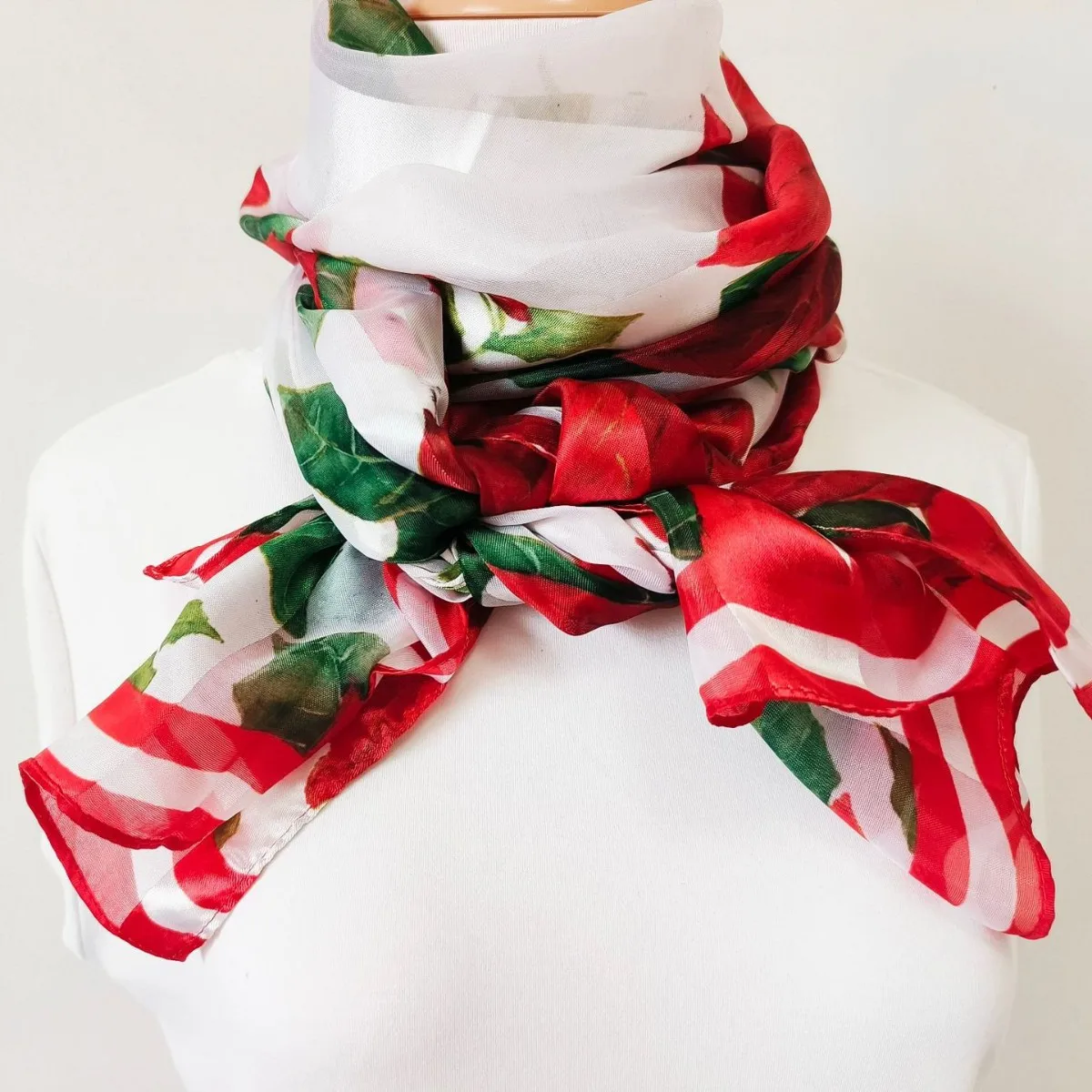 لينكو دي سيدا تونغشي كور بلاكداا إمبريسو لينكو كوادرادو فيمينينو روباساتفيز جرافاتا أسسوارات للبالغين