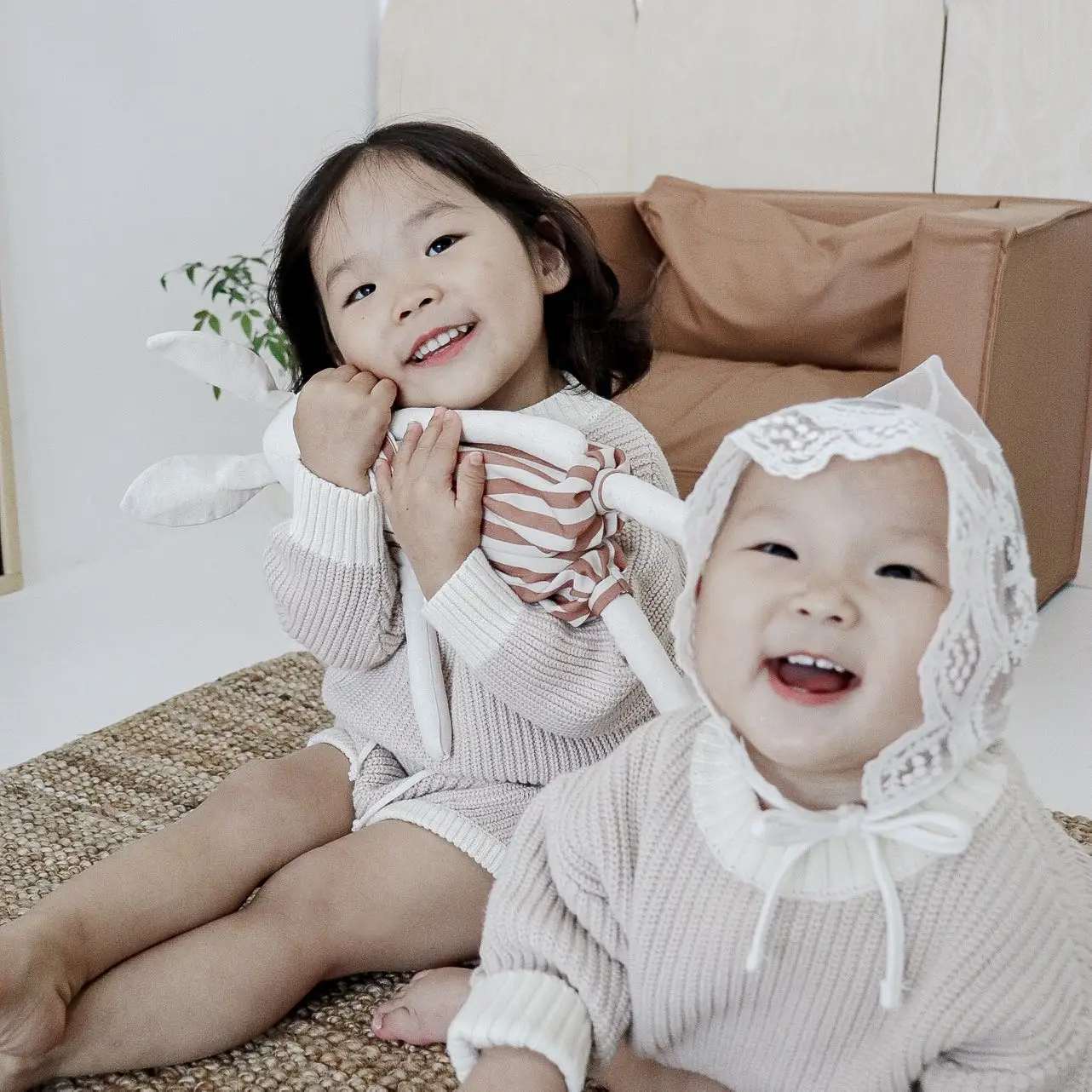 グリッドベア キャリングストラップ リトルウサギ人形 快適な綿と麻の生地 快適な人形 ウサギ年の誕生日プレゼント