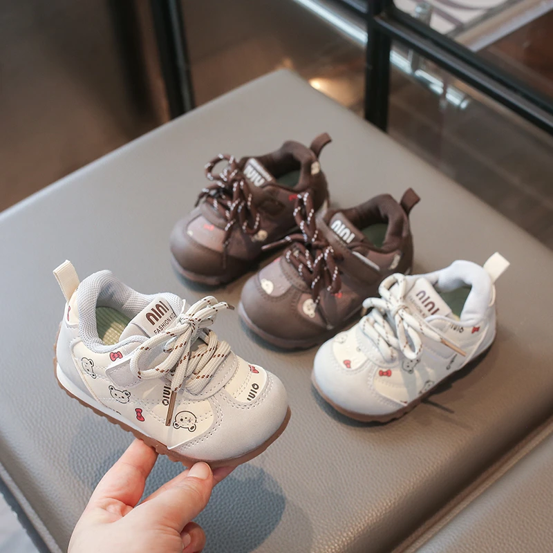 Fashion Girls' Shoes 2026 Autumn New Kids Sneakers Cute Versatile Girls Cartoon Casual Shoe Comfort Non Slip Child Board Shoes