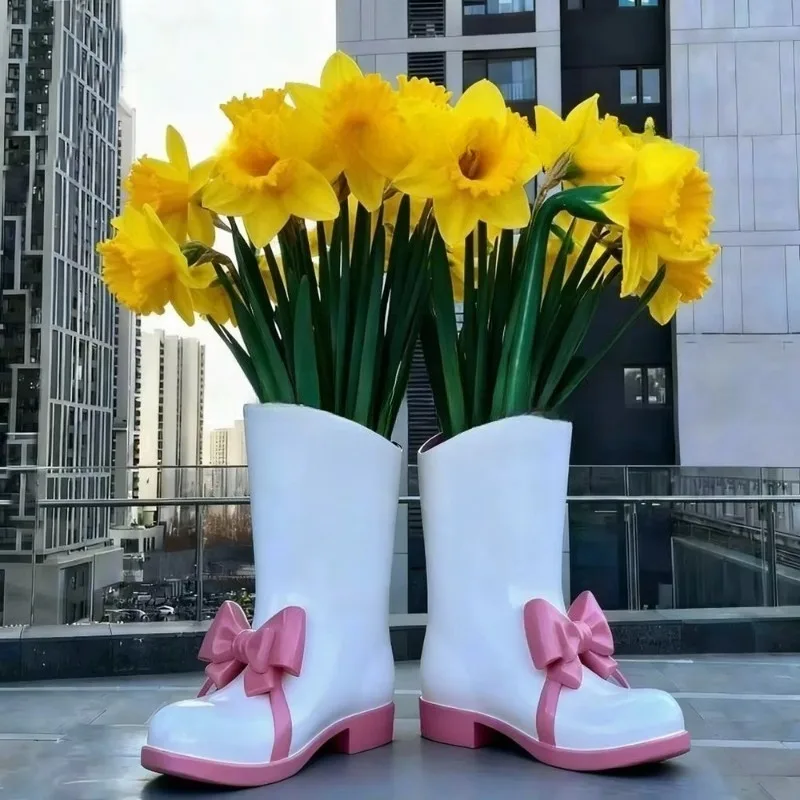 

Fiberglass Lifelike Sculpted Flower Sculpture-Weatherproof Outdoor Garden Decor for Spring Weddings Holidays Farm Photo Spots