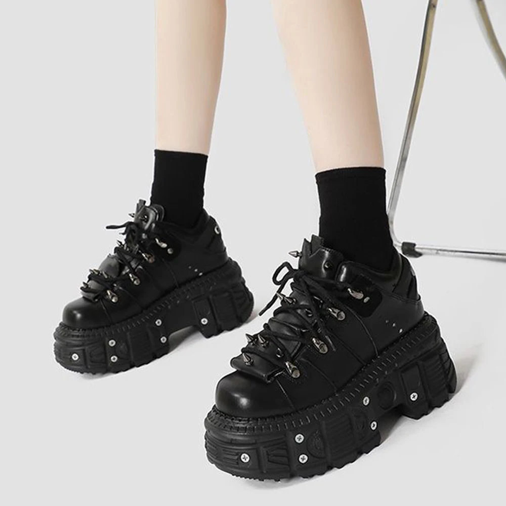 Neue Damen Motorrads tiefel coole Höhe zunehmende Freizeit beliebte schwarze Gothic Punk Plattform Stiefeletten High-Top Papa Schuhe