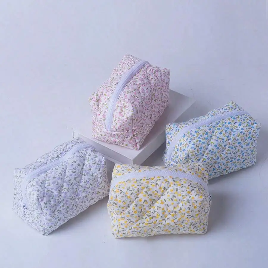 

Floral Quilted Makeup Bag Large Capacity Toiletry Pouch Pencil Case