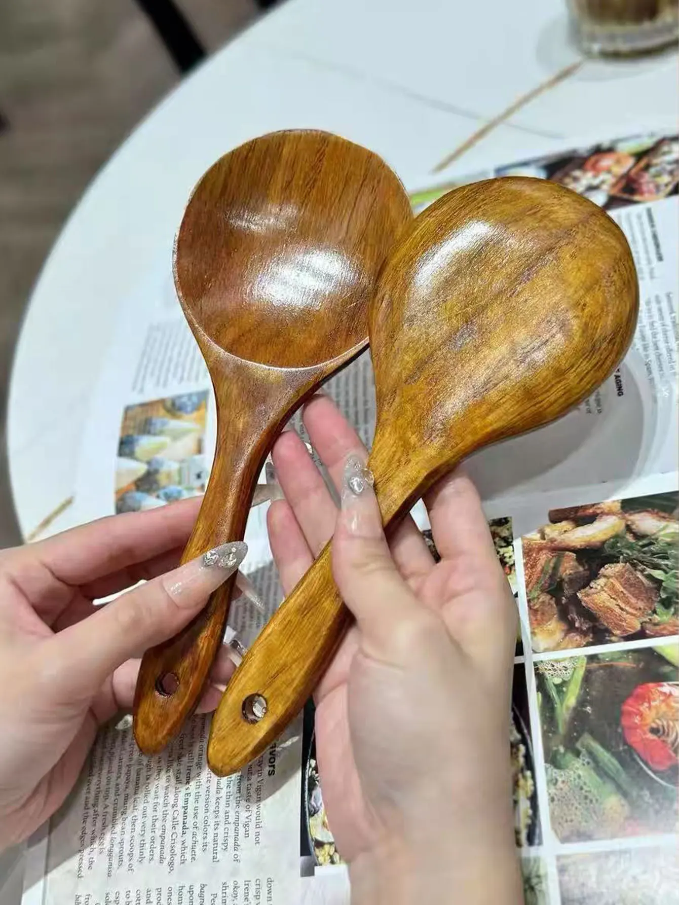 Natural Wooden Round-Headed Rice Spoon for Home Use, Japanese-Style Wide-Headed Wooden Rice Spoon, Public-Use Spoon, 2 Pieces