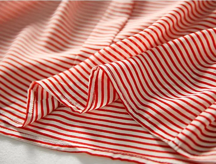 قميص شيفون للنساء جديد متعدد الاستخدامات نحيف ولطيف على شكل قطة بألوان متباينة وياقة صغيرة قميص مخطط بأكمام قصيرة