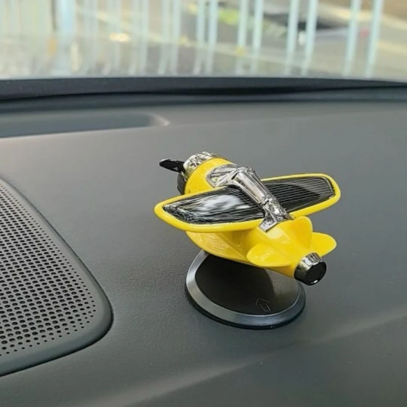 

Вращающаяся на 360° автомобильная центральная консоль, украшения для самолетов, автомобильные солнечные украшения для самолетов, креативные аксессуары для внутреннего декора