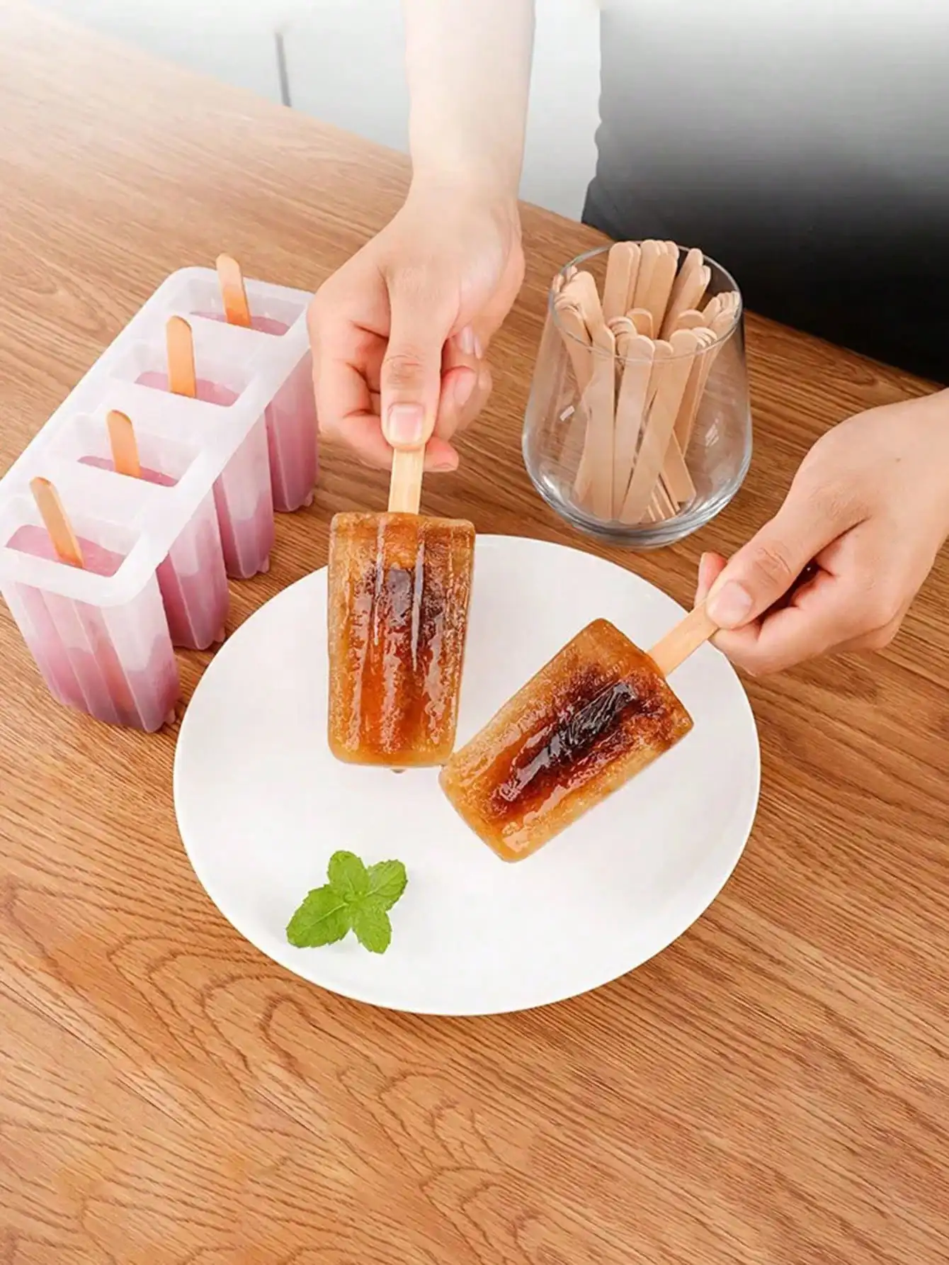 50-Piece Popsicle Stick And Mold Set for DIY Crafts Homemade Ice Cream Popsicles Soft Ice Cube Molds Ice Cube Trays Craft Materi
