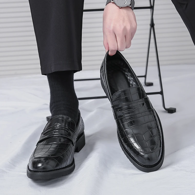 

Four-season casual and fashionable youth shoes British leather shoes men's pointed-toe loafers nightclub hairstylist shoes