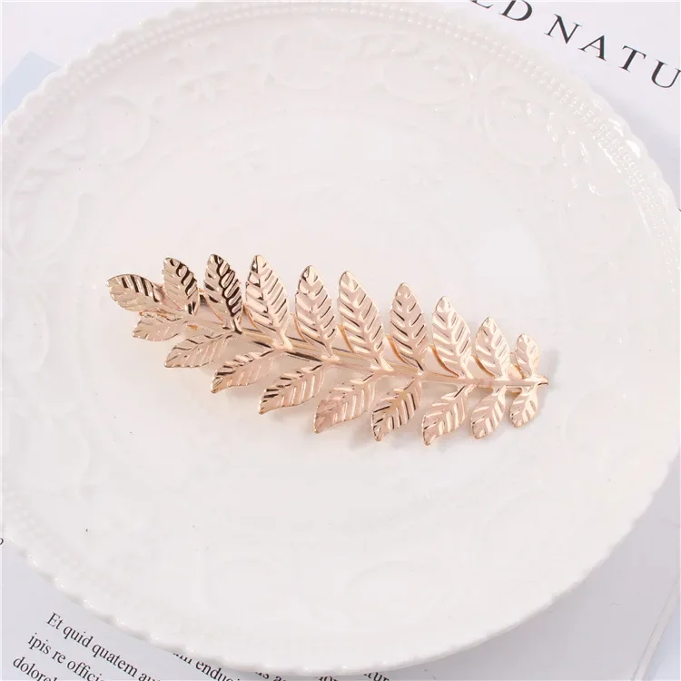 

Vintage Oversized Metal Leaf Hair Clips Kawaii Cute Korean Style Non-Slip Alloy Hairpins Barrettes for Women Girls Daily Use