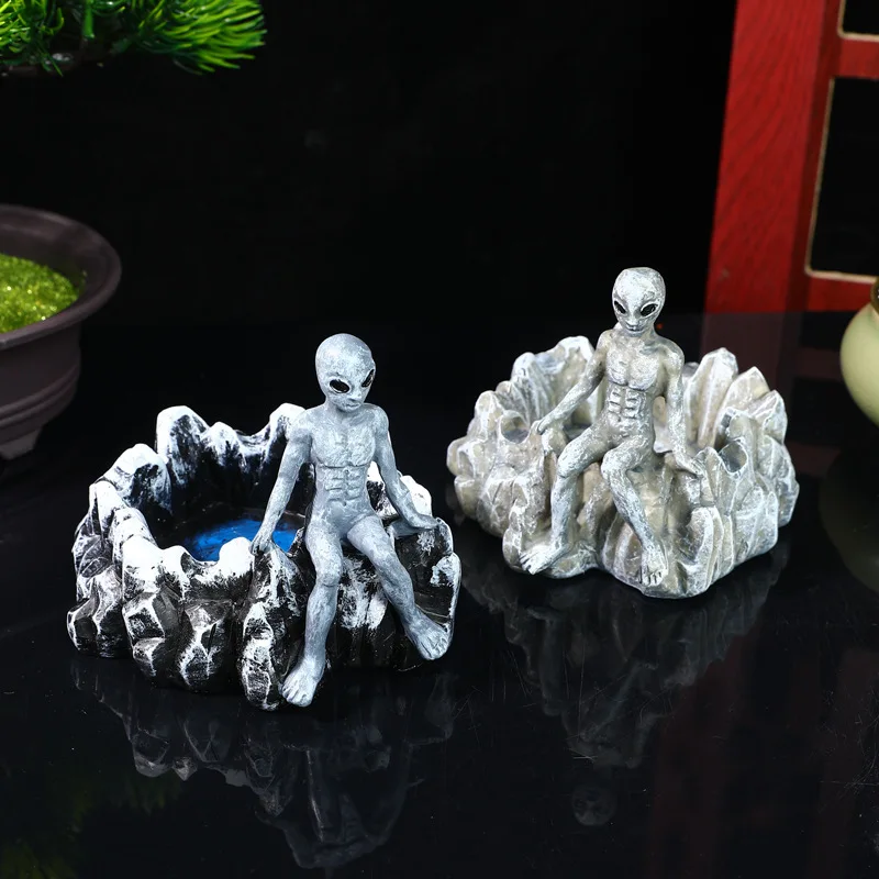 

New Halloween Alien Iceberg Ashtray Resin Crafts Home Decor Cigarette Accessories