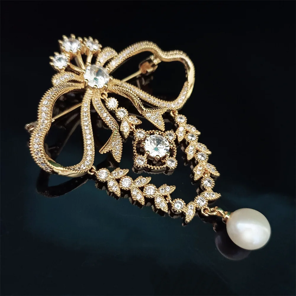 Vintage Palace Luxury Crystal Alloy Pearl Pendant Badges Pins For Women Elegant Classic Dress Clothing Bowknot Brooches Corsage