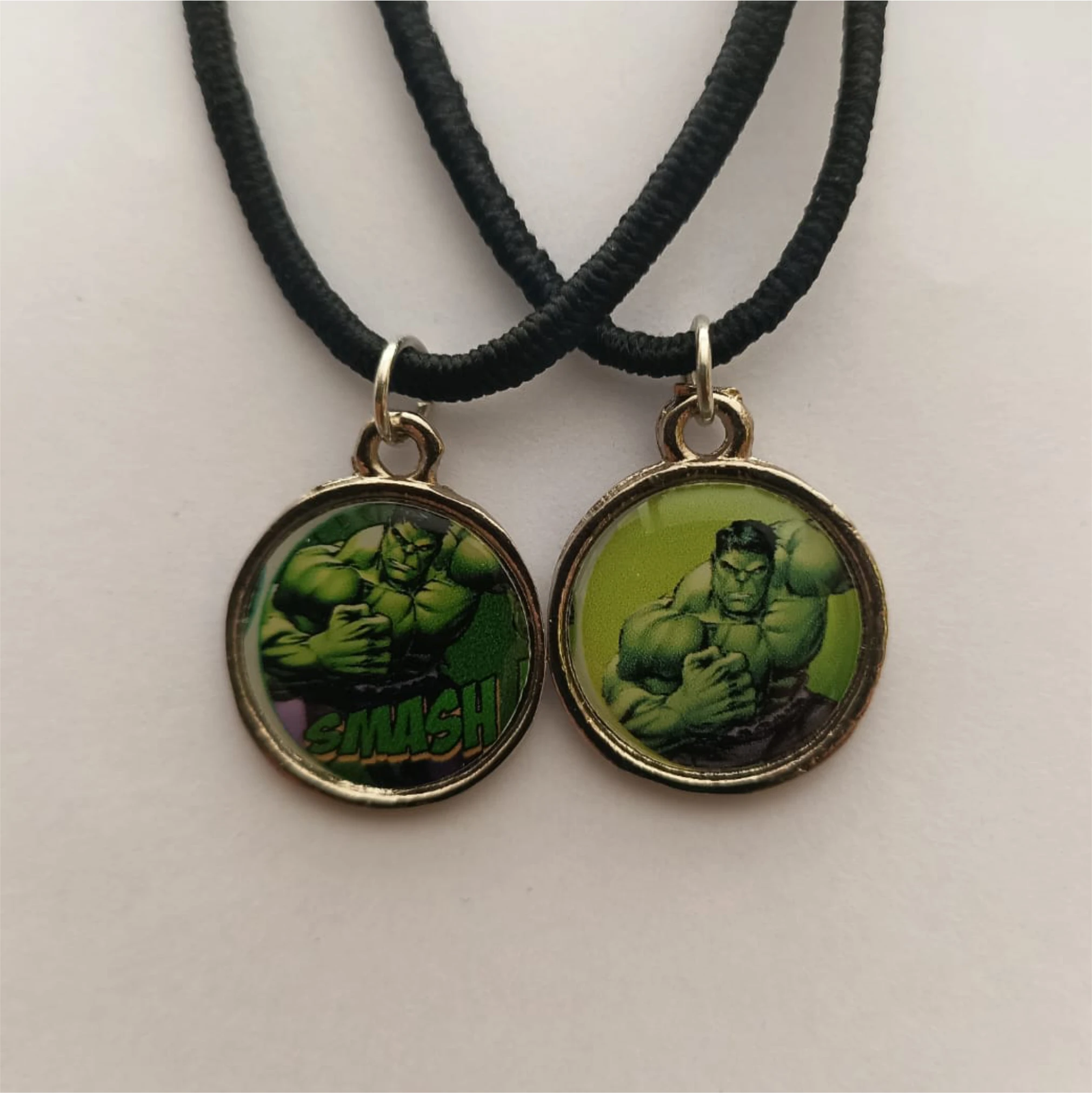 Kit with 2 Necklaces HULK-Great for Children's Party Souvenir