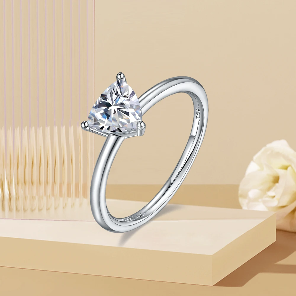 

S925 Silver Triangle Personalized Fashion Zircon Ring for Women Exquisite and Beautiful Wedding Valentine's Day Gift
