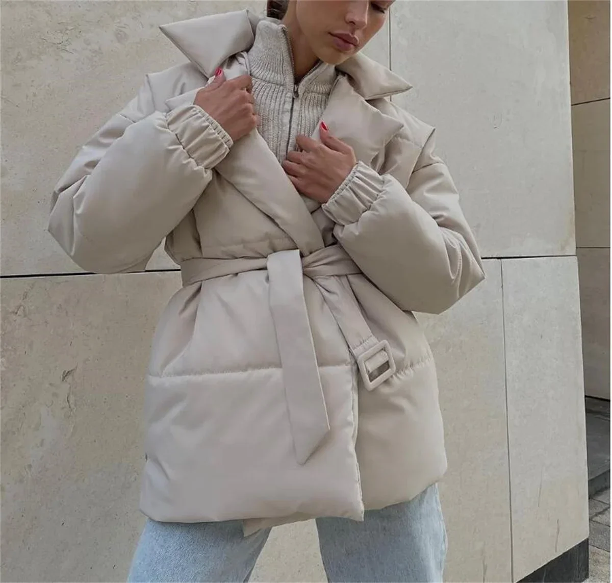 Nueva chaqueta gruesa de invierno con solapa, chaqueta acolchada lisa a la moda para mujer, Parkas holgadas y cálidas con cinturón Vintage, abrigos informales para mujer