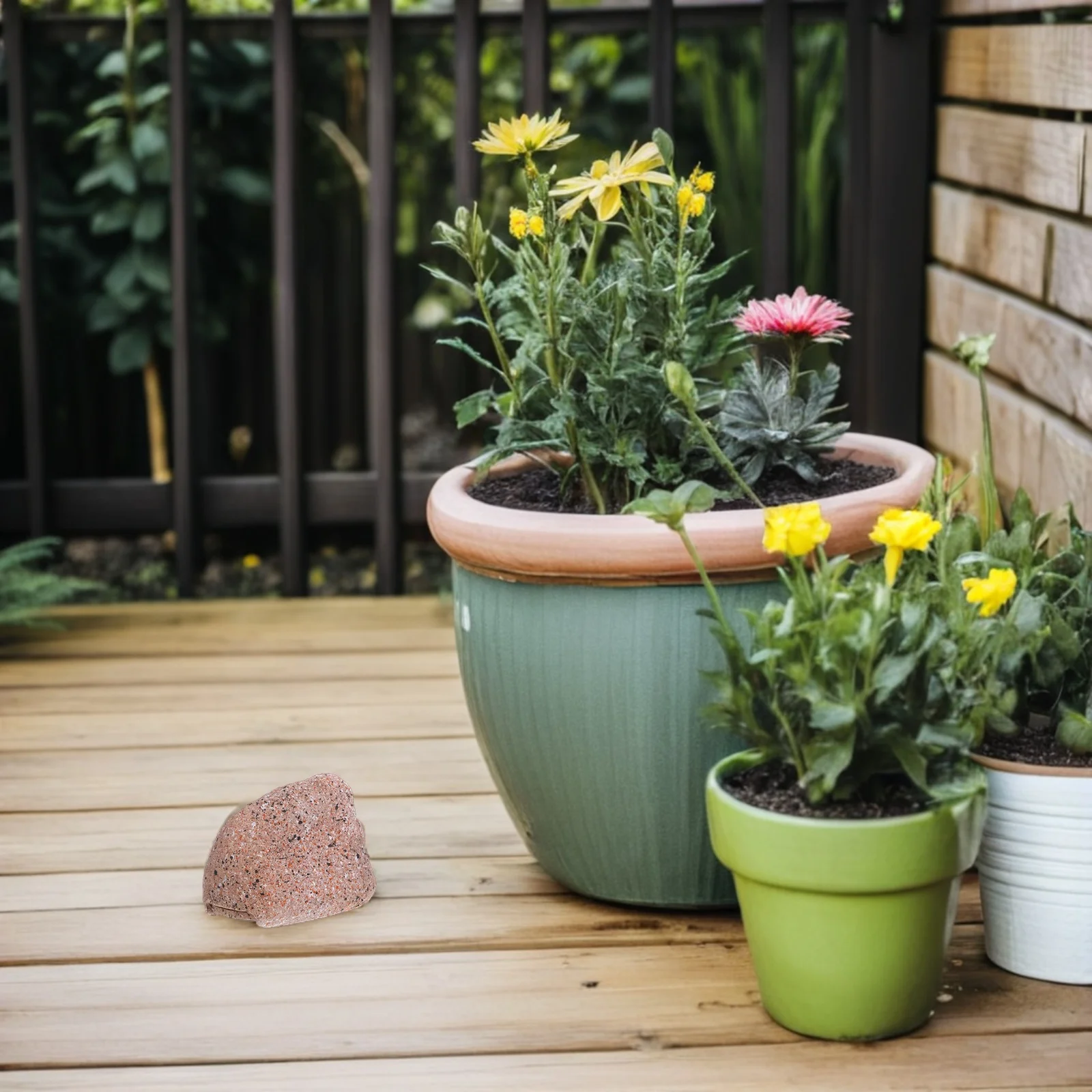 

Fake Rock Key Hider Outdoor Resin Realistic Stone Key Storage Box Hidden Holder Spare Keys Security Garden Yard Patio