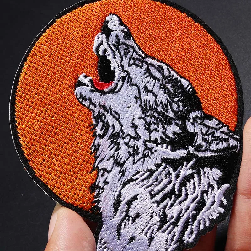 Late night wolf howling Patches Embroidery Stripe on Clothes Animal for Iron on Clothing DIY Applique Badge Fabric Craft