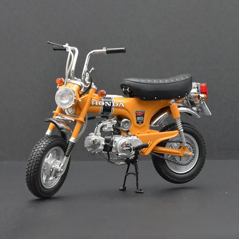 EBBRO 1:10 Scale Diecast Alloy 1969 HONDA DAX ST50 Motorcycle