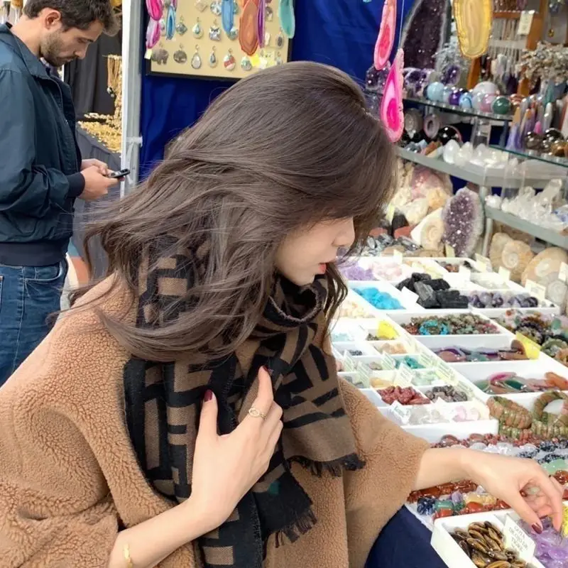 جديد دافئ فاخر الكشمير وشاح المرأة عادي اللون شال أنيق ويلتف السيدات بطانية فولارد الشتاء الباشمينا باندانا Bufanda