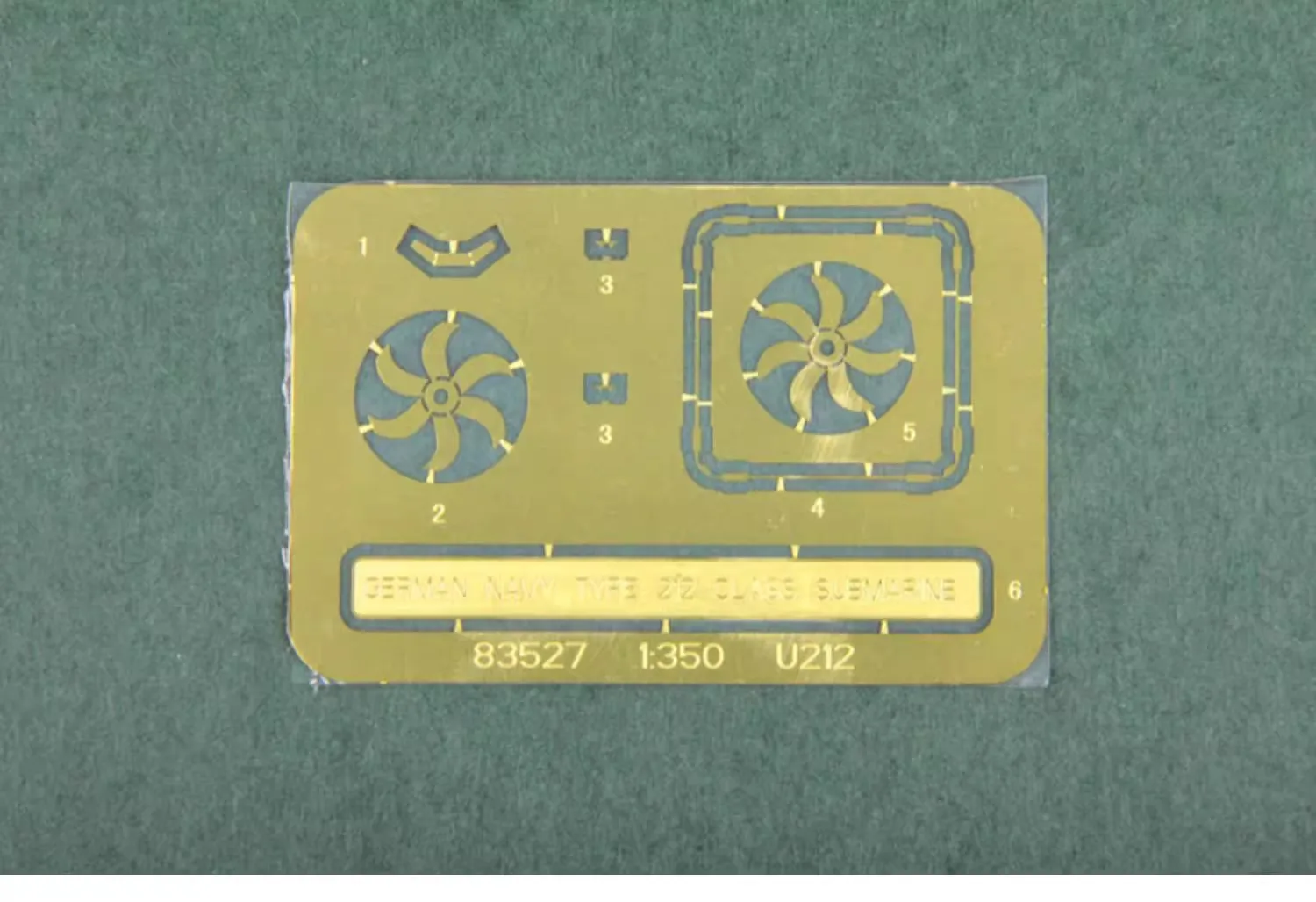 Hobby Boss 83527 1/350 Duitse marine U212 Attack Submarine Dunker Plastic modelbouwset Zeer gedetailleerd onderzeeërmodel voor verzamelaars