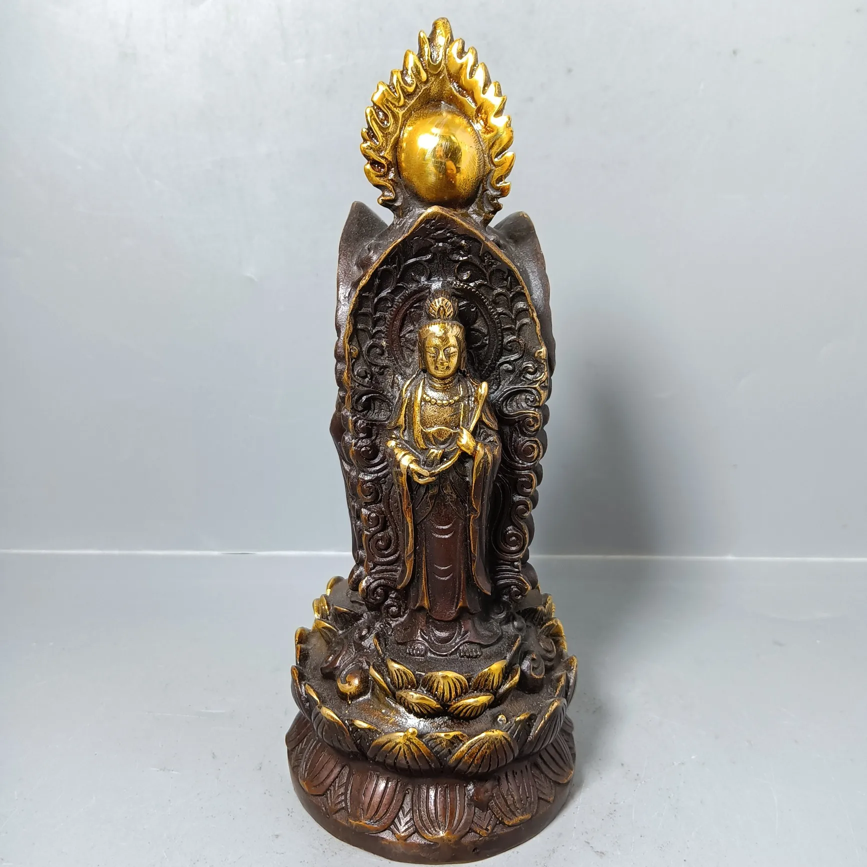 

Винтажное Латунное позолоченное трехстороннее декоративное украшение Guanyin