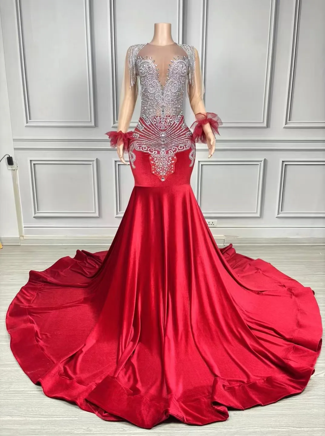 

Luxury Red Velvet Mermaid Long Prom Dresses 2024 For Black Girls Rhinestones Crystal Tassel Birthday Party Gowns Evening Dresses