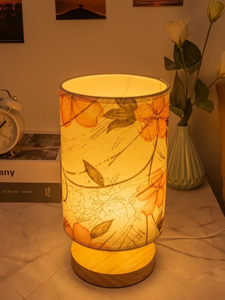 Orange Printed Fabric Desk Lamp, USB - Powered, Suitable for Bedrooms, Living Rooms, Etc., for Decorative Lighting.