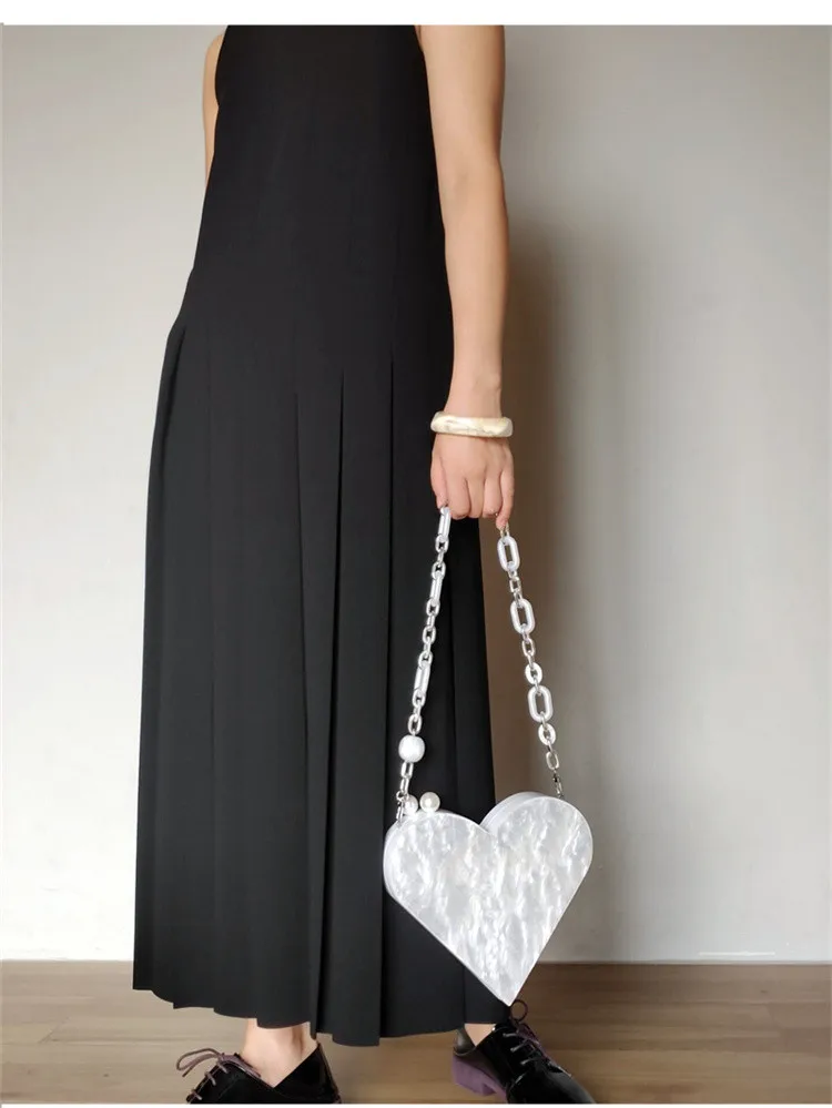 2022 fashion  design pearl white heart shape acrylic clutch bag with acrylic chain