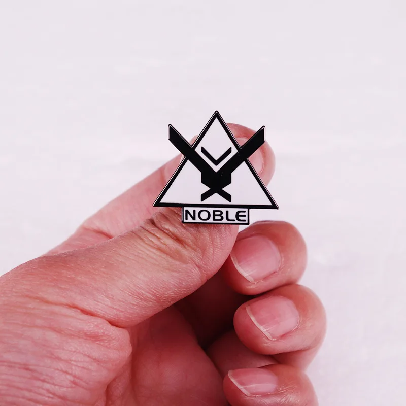 Halo Game Noble Team Symbol Brooch Noble Badge Enamel Pin Lapel Pins Badge Hats Clothes Backpack Decoration Jewelry Accessories