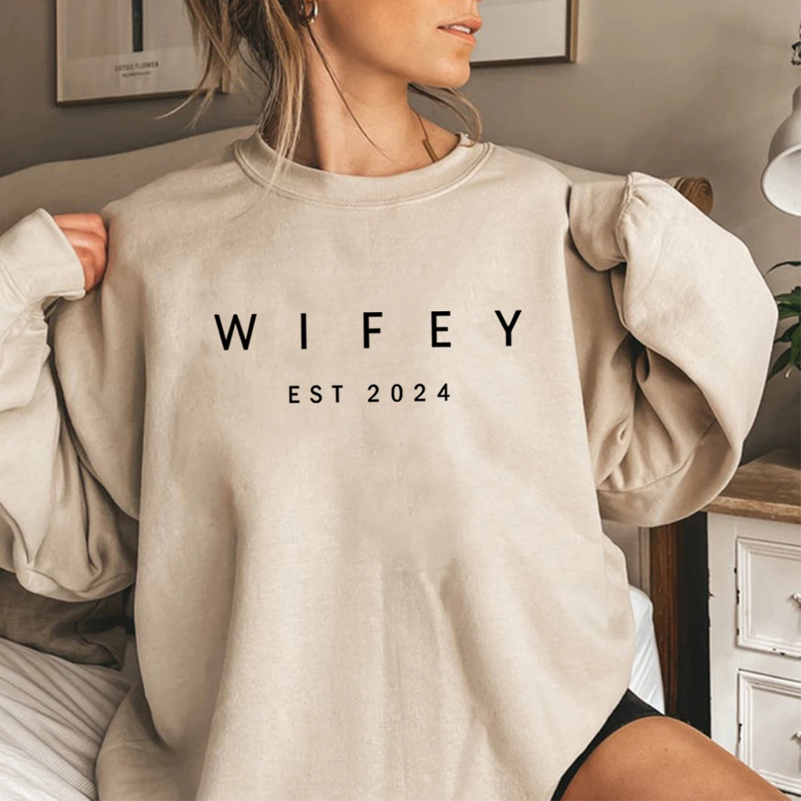 Wifey EST 2023 Áo Cô Dâu Tắm Tặng Đính Hôn Tặng Vị Hôn Phu Quần Tây Quà Tặng Đám Cưới Nữ Đồ Họa Áo Khoác Áo Thun