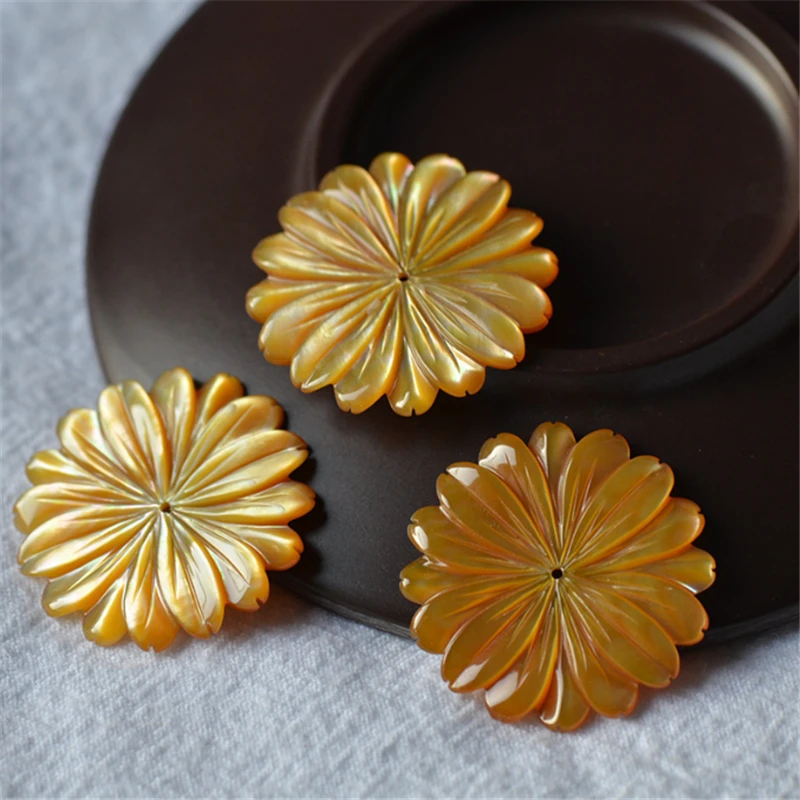 5 Pcs/Lot New Creative 30MM Natural Shell Craved Flower Beads Charm Connectors Diy Ornament Hair Jewelry Making Accessories