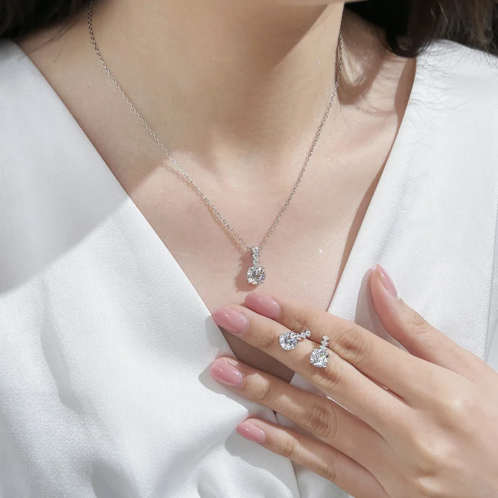 

New S925 silver necklace earrings, niche, light luxury, 2-carat exquisite pendant, versatile collarbone chain accessory