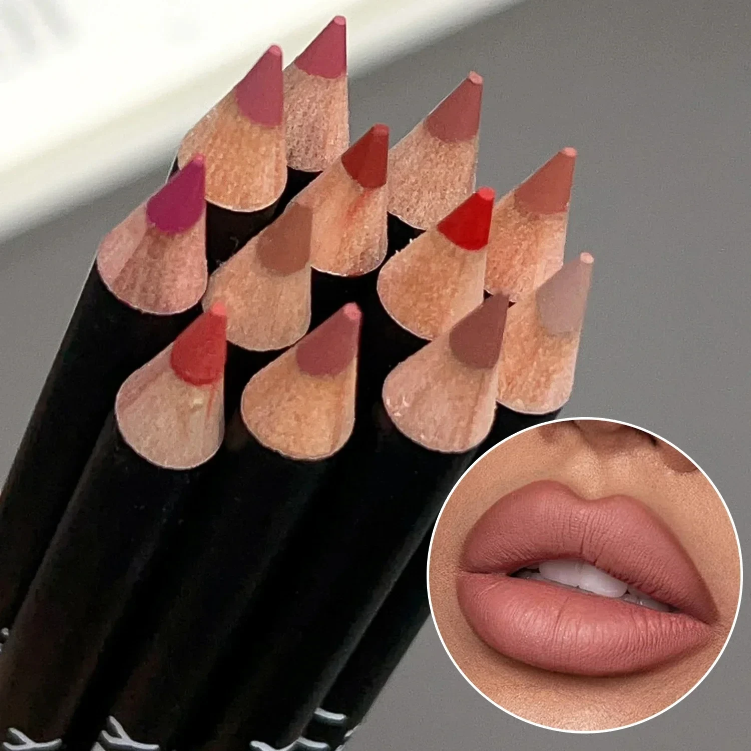 مجموعة تحديد الشفاه متعددة الألوان مكونة من 12 قطعة، مكياج شفاه طبيعي عاري يعزز لون البشرة، كوب غير لاصق، سهل الاستخدام