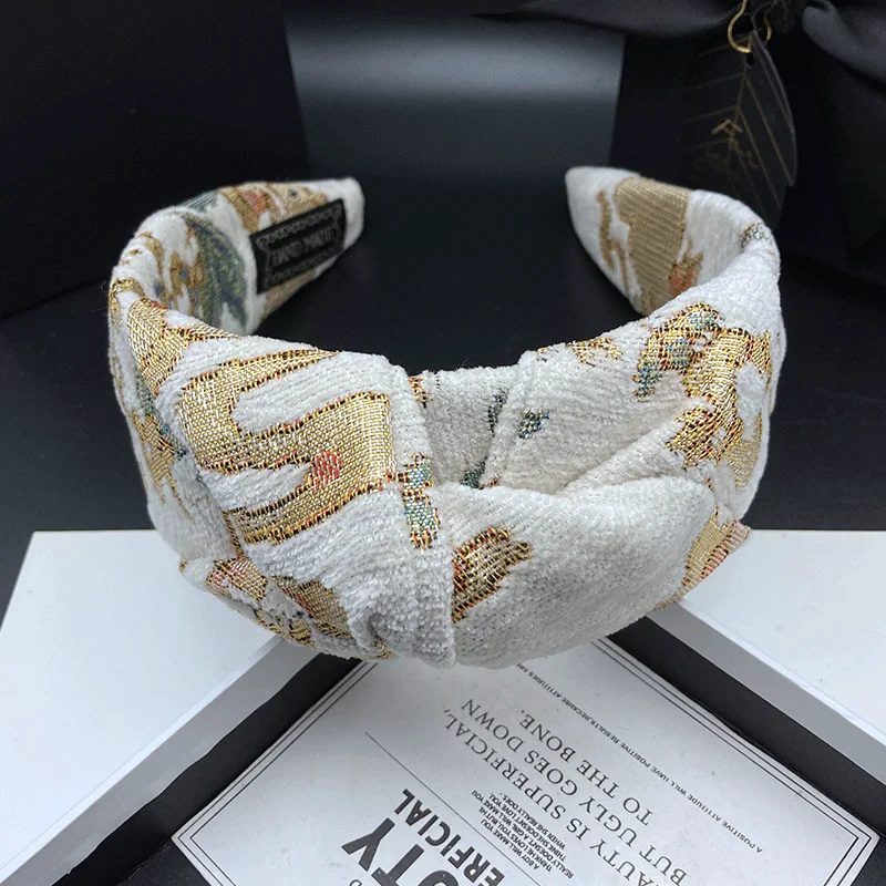 Fashionable Embroidery Hairpin Hoop Women's High Sense of Luxury Light High Skull Top Headdress Wide Edge Hair Band - view 3