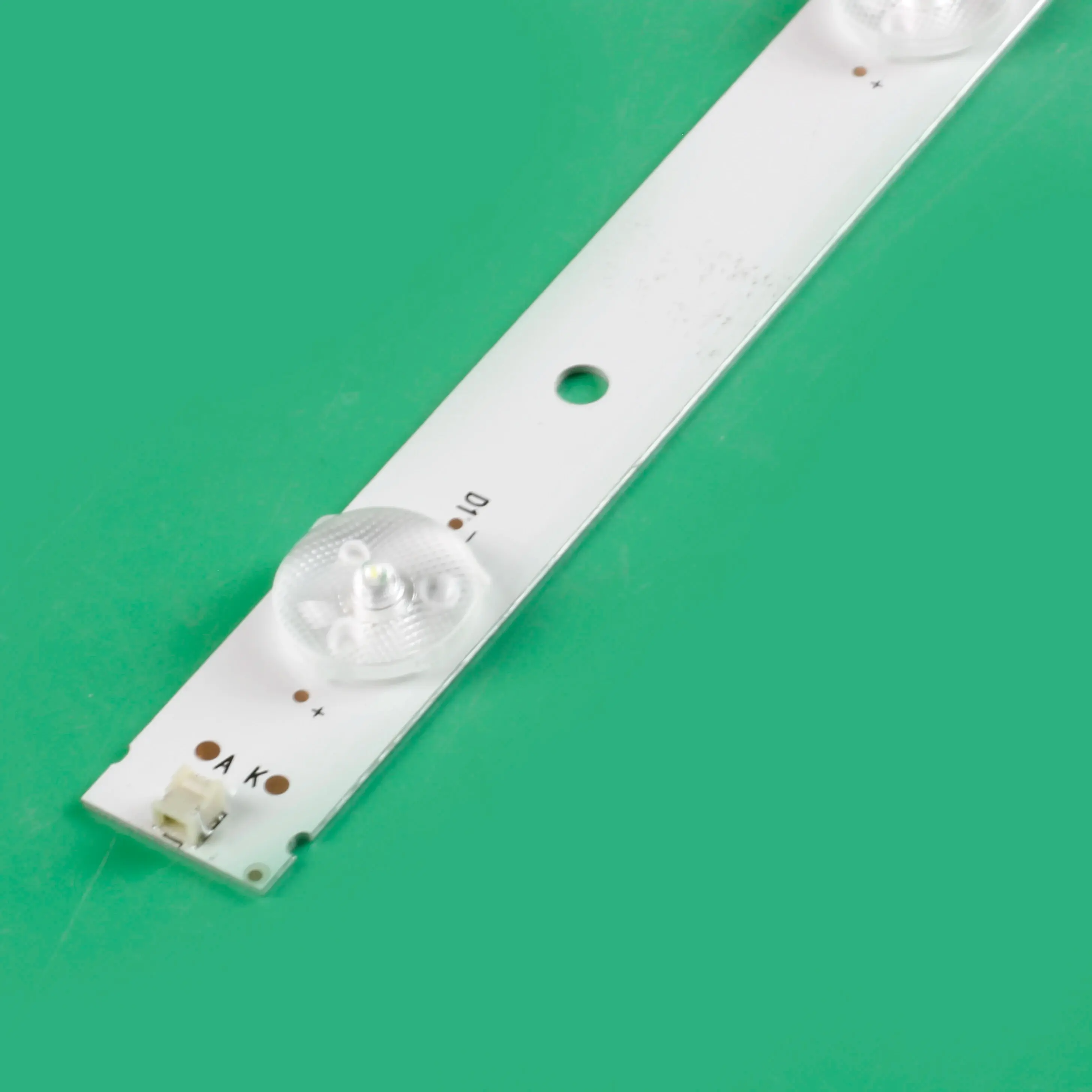 شريط إضاءة خلفية ليد للتلفزيون ، BBK 40LEM-1010 FT2C 40LEM-1010 T2C DEXP F39B7100E CX390M05