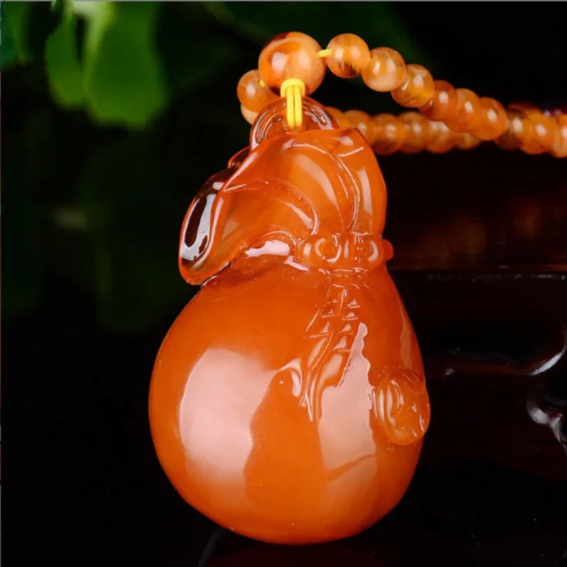 

Old Beeswax Engraved Money Bag Pendant, Men's and Women's Lucky Bag Pendant.