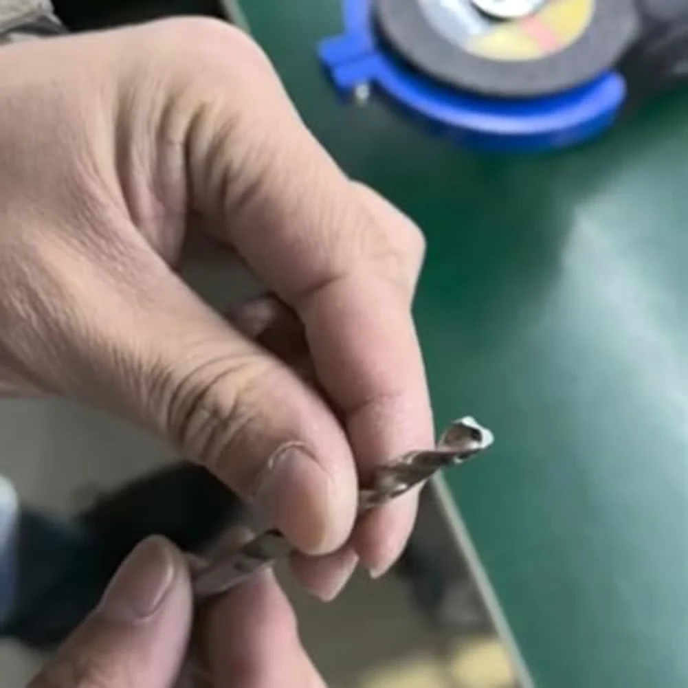 Accessorio per la molatura delle punte Strumento guida per l'affilatura Blu Versatile strumento per l'attacco per la molatura del trapano Affilatura Design intuitivo