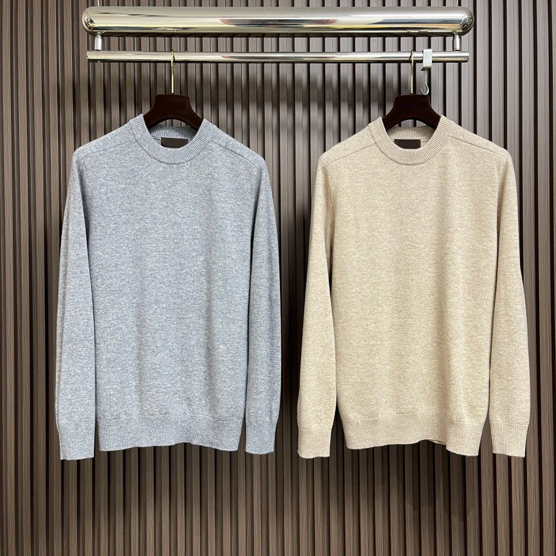 

Итальянский шерстяной вязаный свитер с круглым вырезом LP